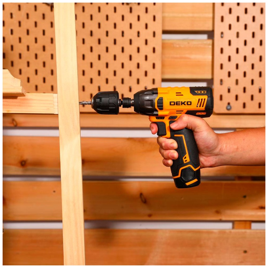 Винтоверт аккумуляторный ударный  Deko DKIS12-Li, с быстрозажимным патроном, 12В, 2*1.5 Ач, в кейсе, желто-черный фото 8