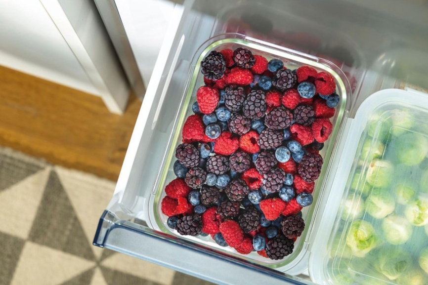 Двухкамерный холодильник Gorenje NRK6202EBXL4 No frost, черный фото 15