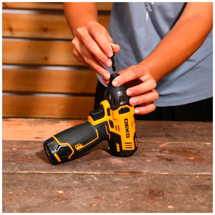 Винтоверт аккумуляторный ударный  Deko DKIS12-Li, с быстрозажимным патроном, 12В, 2*1.5 Ач, в кейсе, желто-черный фото 7